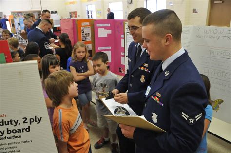 Kirtland Afb Volunteers Made A Difference In 2010 Kirtland Air Force