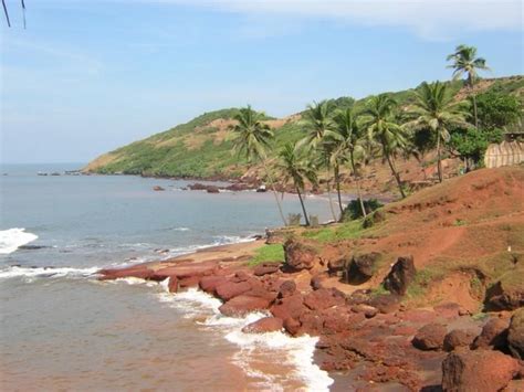 Candolim is situated at a distance of 14 km away from panaji the best attraction around the beach is fort aguada that connects candolim. Candolim Beach