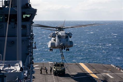 Usmcs Ch 53k In First Ever Over The Horizon Heavy Lift Test Naval News