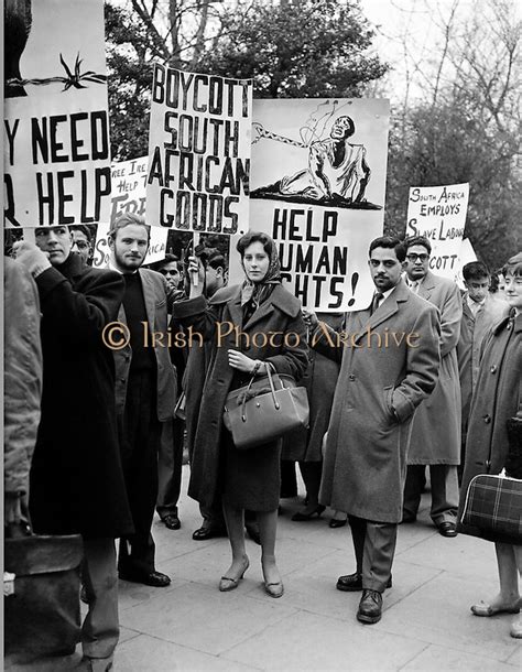 10021960 South Africa Boycott March B300 2076 Irish Photo Archive