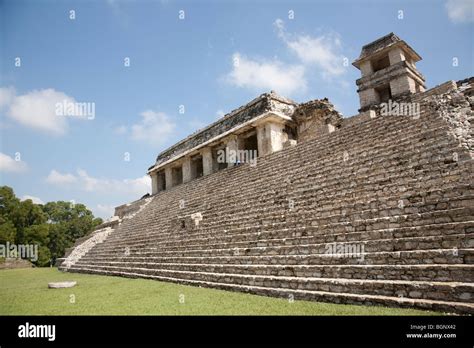 Palace Palenque Archaeological Site Chiapas Mexico Stock Photo Alamy