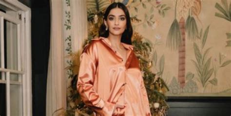 5 Pictures From Sonam Kapoors Posh Mumbai Apartment That Was Sold For