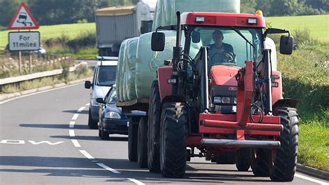 Tractor Drivers Urged To Pull Over Or Risk Licence Points Farmers Weekly