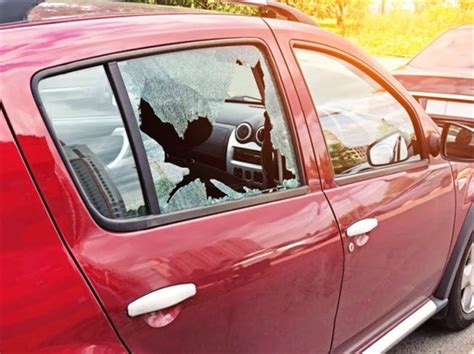What To Do When Your Car Window Gets Smashed Zenith Auto Glass
