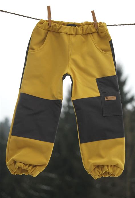 Burda style bietet eine anleitung und das schnittmuster zum download. Softshellhose/Matschhose "Happy Day" in 2020 | Outdoorhose ...