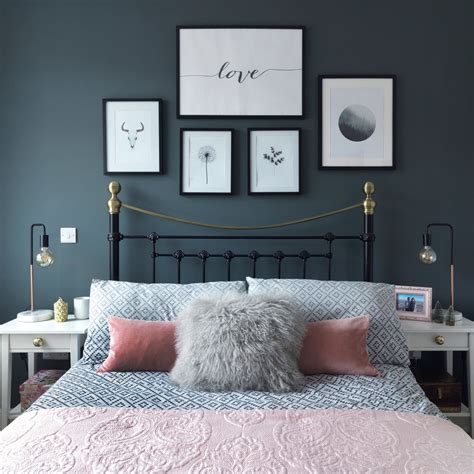A romantic bedroom is one that creates an experience that not only looks but feels warm while many of us may picture regal bedrooms filled to the brim with metallic accents and heavy drapes. Romantic bedroom ideas - Romantic bedroom designs