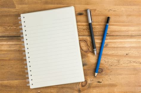 30 Rekomendasi Buku Tulis Pilihan Pakar untuk Mencatat Aneka Hal (2023)