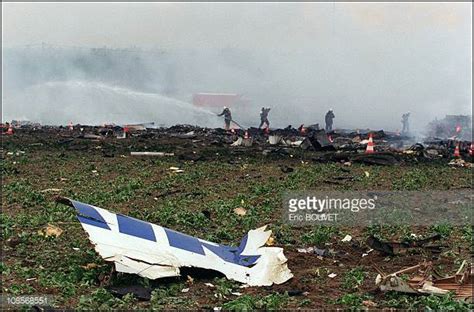 25 Images Of The Disastrous Concorde Crash Of 2000