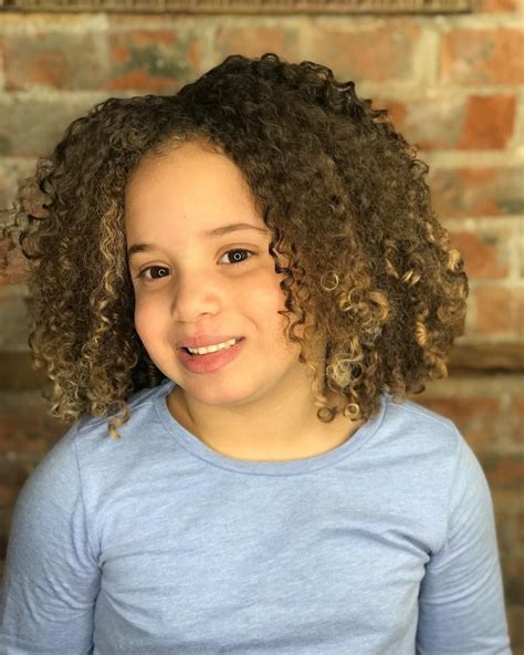 When choosing hairstyles for little girls, you want to go with styles that are both cute and practical. 19 Cutest Hairstyles for Curly Hair Girls - Little Girls ...