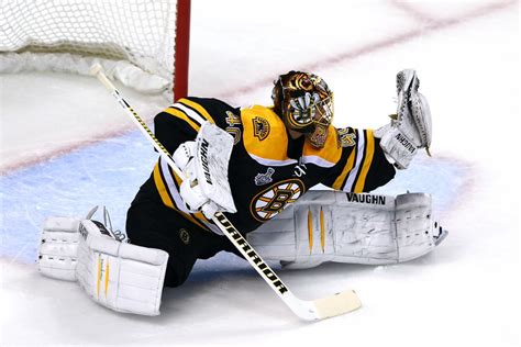 Rask Shutout And Team Effort Give Bruins A 2 1 Series Lead In The 2013