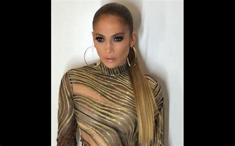 Jennifer Lopez Aos 48 Anos Mais Sensual Que Nunca Mariapt