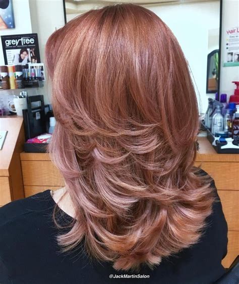 Medium Layered Rosewood Hair | Стрижка каскад, Волосы ...