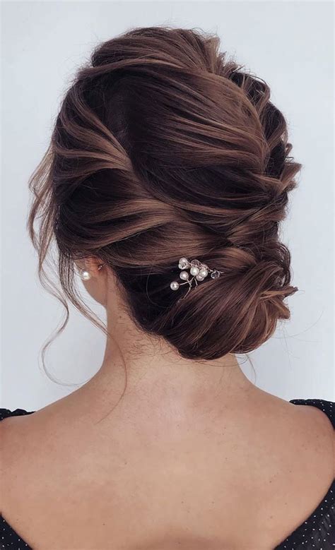 These are the best and the most graceful hairstyles for indian wedding reception. 100 Prettiest Wedding Hairstyles For Ceremony & Reception | Wedding hairstyles, Hairstyles theme ...