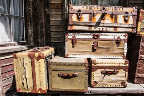 How To Identify And Value Antique Trunks Guide 2023 2023