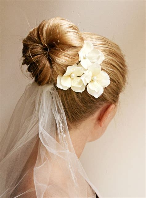 Wedding hairstyles for short hair. 20 Wedding Hairstyle Long Hair You Can Do At Home - MagMent