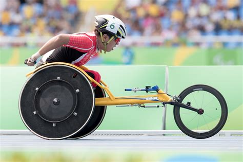 📺nhk総合 #佐藤友祈 選手、まもなく登場です‥🔥🔥 1500m、世界新記録での金メダルなるか‼ご注目を 🗞#パラサポweb 『世界記録更新をモチベーションに。 金メダルに最も近い陸上競技・佐藤友祈の挑戦する心』… 陸上、佐藤友祈が2つ目の銀メダル! リオパラリンピック ...