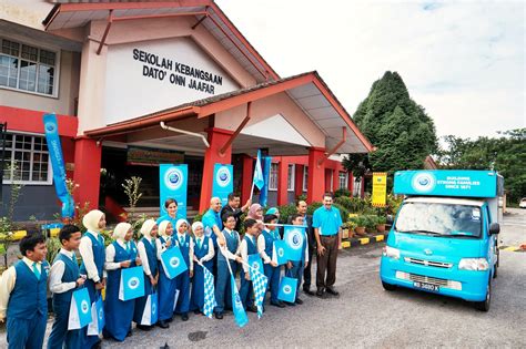 Indahnya saf tersusun lurus bila semua warga berfikiran terbuka dan positif. Follow Me To Eat La - Malaysian Food Blog: DUTCH LADY ...