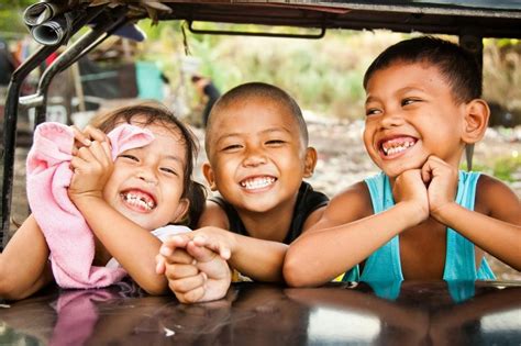 Gallup Filipinos Happiest In 2017 Crossroads Hostel Manila