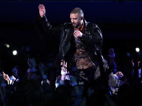 Super Bowl 2018 Justin Timberlake Halftime Performance Wows Crowds