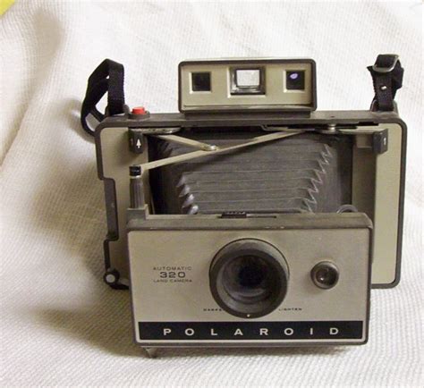 Polaroid Vintage 320 Land Camera No Cover 1969