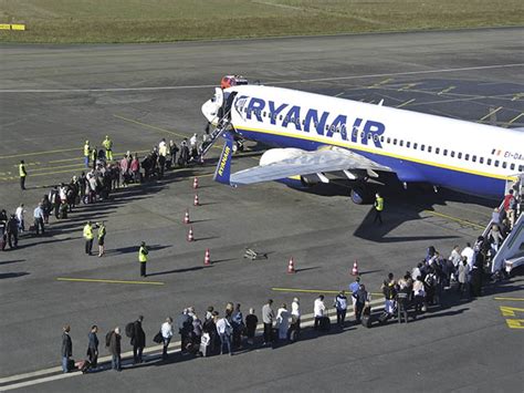 Aprovecha nuestras ofertas en vuelos ryanair y consigue billetes ryanair al mejor precio con atrapalo.com. شركة طيران إيرلندية تطرح تذاكر سفر من فرنسا إلى طنجة بـ 25 ...