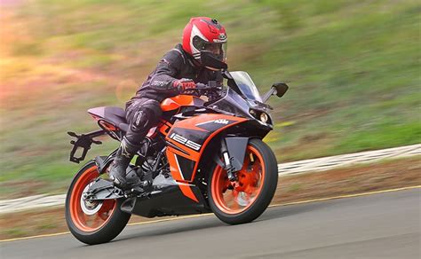 Ktm rc 125 abs engine & gearbox. KTM RC 125 First Ride Review - CarandBike
