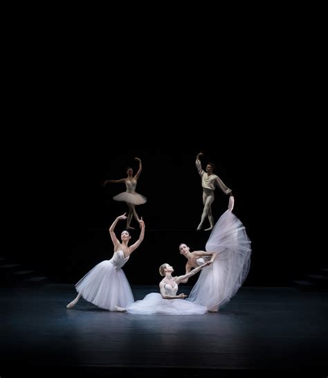 Swedish Ballet is Dancing Forward in the French Style - Taneční aktuality