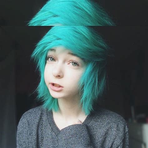 Pinterest Theweirdearthen Emo Hairstyle Cute Hairstyles Emo Bangs Extreme Hair Colors Emo