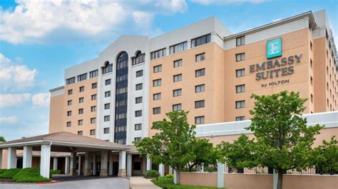 Embassy Suites By Hilton Mci Airport Parking Way