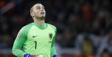 Leistungsdaten aktuelle saison von jasper cillessen (fc valencia) einsätze tore vorlagen karten alle wettbewerbe. 'Cillessen wordt komende zomer verkocht door Barcelona ...