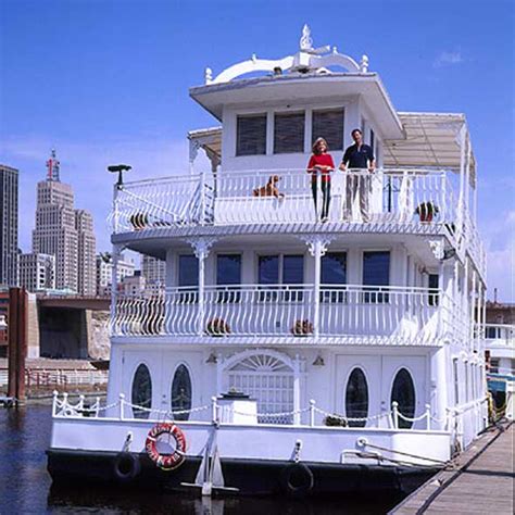 Luxury House Boat In St. Paul Minnesota