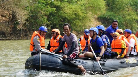 Bupati Forkopimda Susuri Sungai Pastikan Penyebab Timbunan Sampah Di