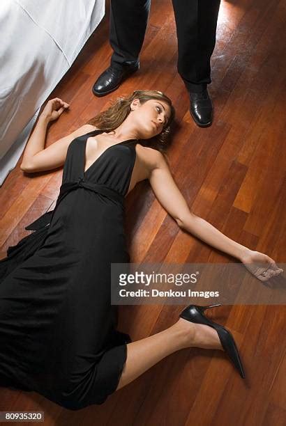 Dead Female Bodies Stock Fotos Und Bilder Getty Images