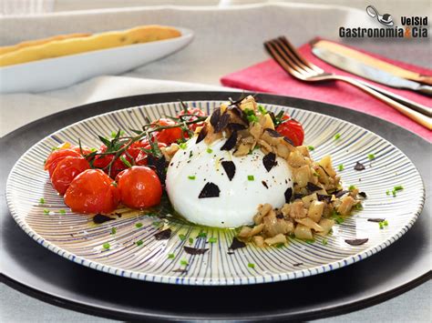 Burrata con tomates asados y berenjena encurtida receta de un