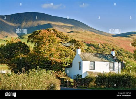Hillside Cottage Hi Res Stock Photography And Images Alamy