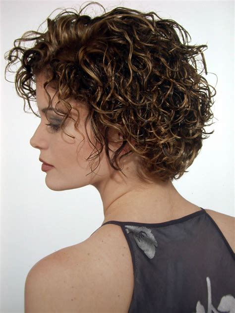 25 Short Curly Layered Hairstyles Hairstyle Catalog