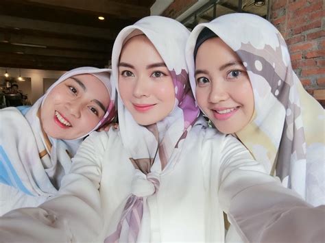 Ini ada janda muda, cantik asal denpasar bali indonesia. Janda Muslimah Jakarta Cari Calon Suami | Jilbab cantik ...