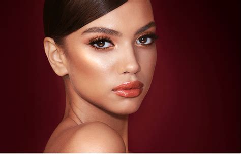 The Queen Of Glow How To Get A Sun Kissed Makeup Look Charlotte Tilbury