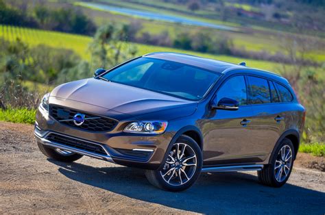2015 Volvo V60 Cross Country Review