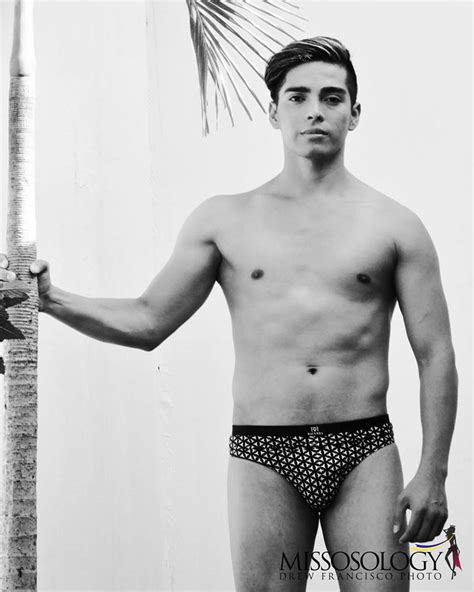 Man Central Lucio Prado In Swimwear