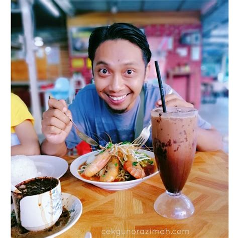 Kopi yang paling istimewa di sini iaitu kopi power sudah berjaya menawan hati ramai! Mr Manshor Kopitiam Power ~ Cikgu Norazimah