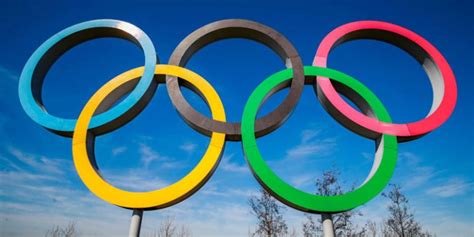 Los juegos olímpicos que sacaron el disminuido orgullo patrio de la saca de la historia estuvieron representados por un logo abstracto a más no poder. 12 datos que debes saber sobre los aplazados Juegos ...