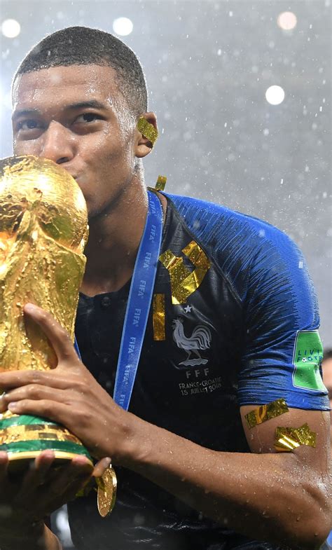 Kylian Mbappe Celebrates Fifa World Cup Win Hd 4k Wallpaper Altimage Coupe Du Monde