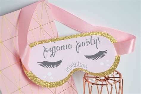Pour un anniversaire à la pointe de la tendance. INVITATION D'ANNIVERSAIRE "MASQUE DE NUIT" : Faire-part ...