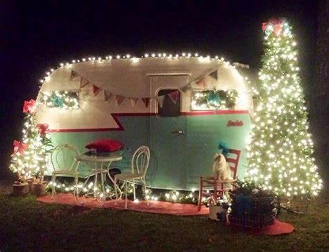 Trailers Decorated For The Holidays Vintage Camper Retro Campers