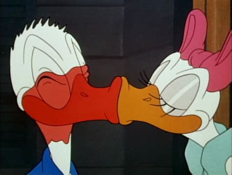 Donald Duck And Daisy Kissing Disneytoonlanddonalds Crime 1945 Duck Cartoon Cartoon Art