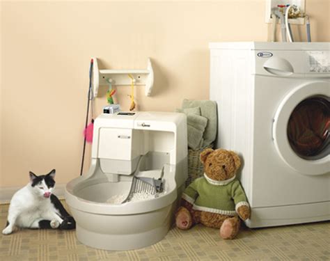 It automatically flushes all cat waste out of the home then washes itself completely clean. Cat Genie - Automatic Flushing Litter Box - The Green Head