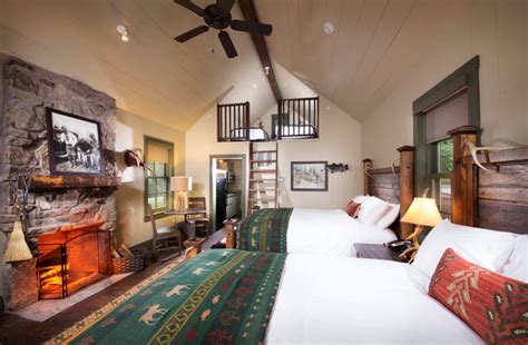 Note that some cabins are located further from family amenities, so be sure to study the property map on their web site and ask questions before making reservations. Lakeside Cabins at Big Cedar Lodge | Masterpiece Builders ...