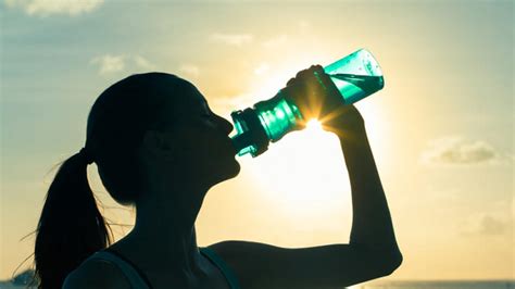 Hydration Habits Of Competitive Athletes Optimum Nutrition Us