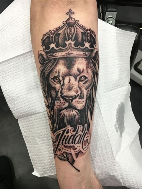 21 Best Lion With Crown Tattoo Drawings Images On